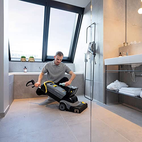 KARCHER 小型床洗浄機/手押し式床洗浄機 BR 30/4 C Bp
