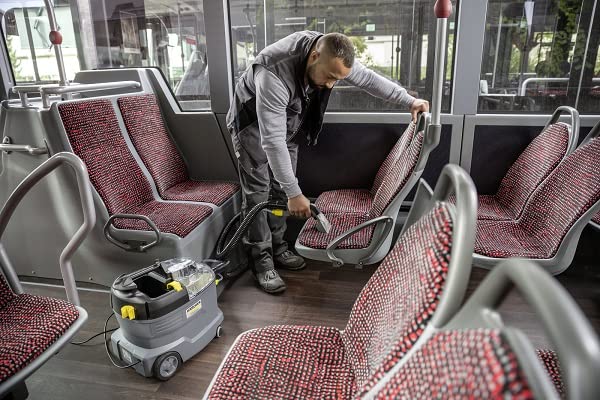 KARCHER カーペットリンスクリーナー PUZZI 8／1